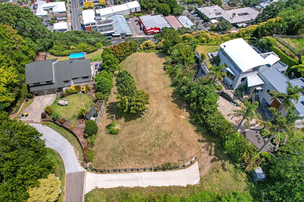 Whakatane Prestigious Hilltop Section, Breathtaking Views
