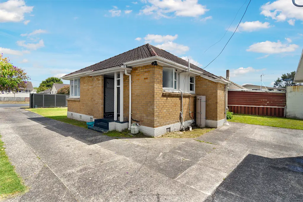 Huntly 3 Bedroom Family Home on 837m² of Potential!