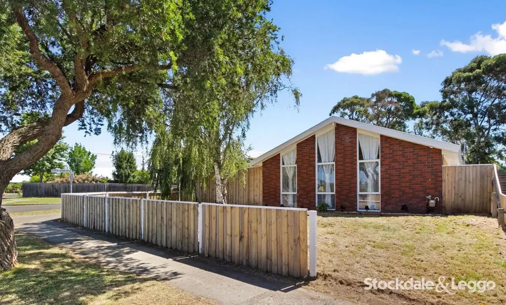 1 Waratah Drive, Morwell, VIC 3840