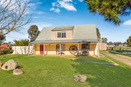 36 Pine Grove, Goornong