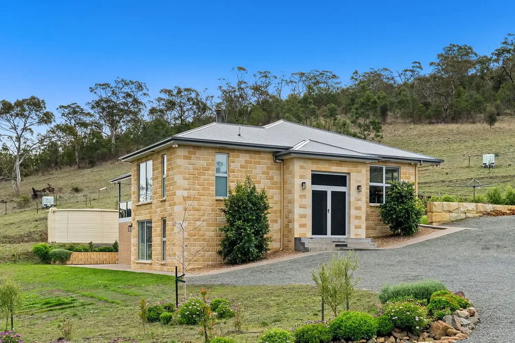 Richmond 4房  Near new home on acreage with potential plus