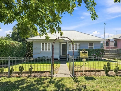 Geebung 3房 Geebung 便利地段的迷人小屋，蕴含无限机遇 Charming Cottage with Opportunity in a Convenient Geebung Location