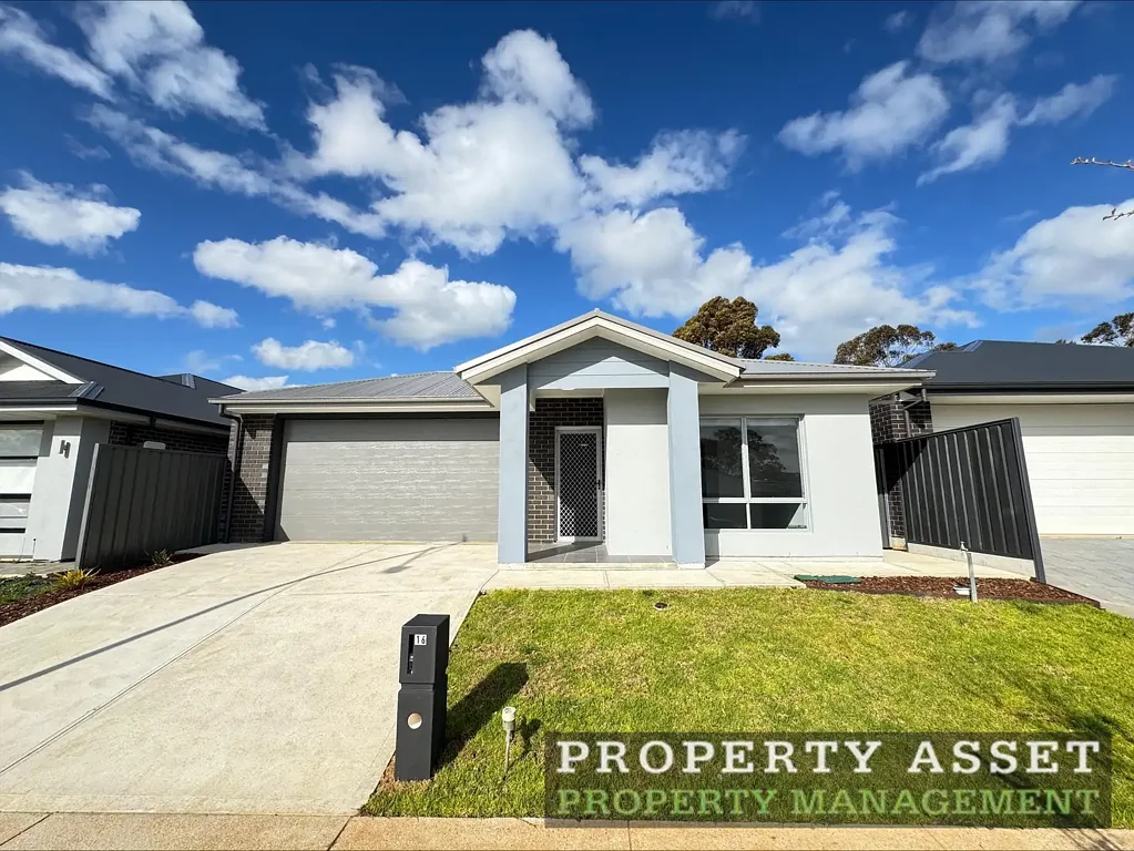 3 Bedroom Home With Theatre Room and SOLAR SAVINGS!!