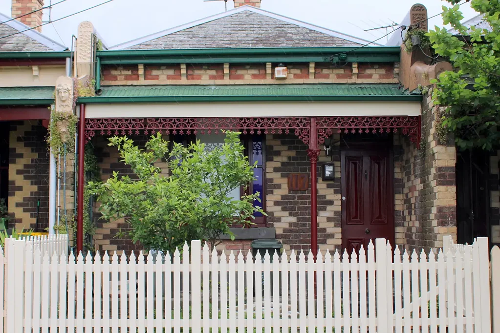 CHARMING 2 BEDROOM RENOVATED TERRACE