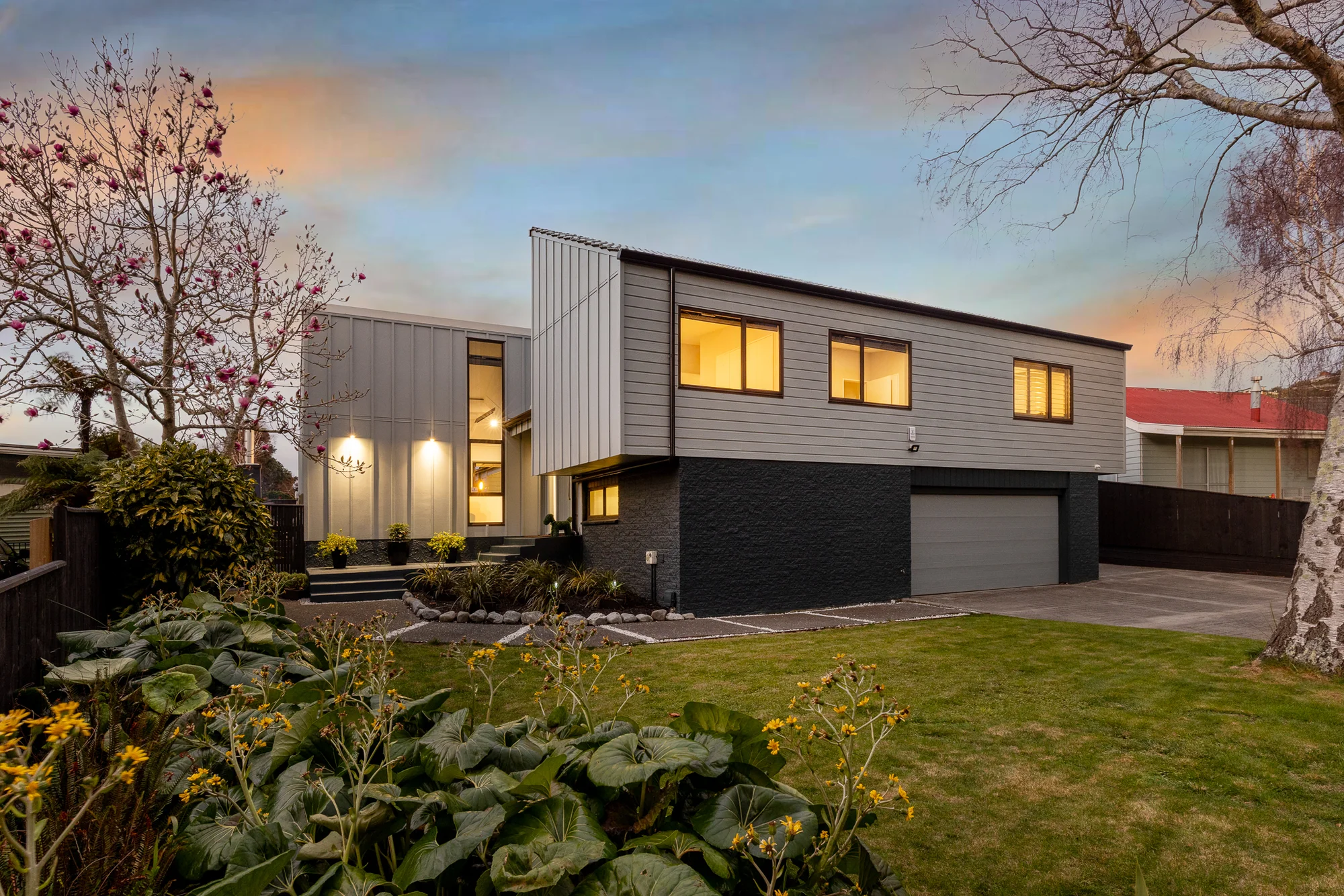 Raumati Beach 5房 Seriously Big. Seriously Smart.