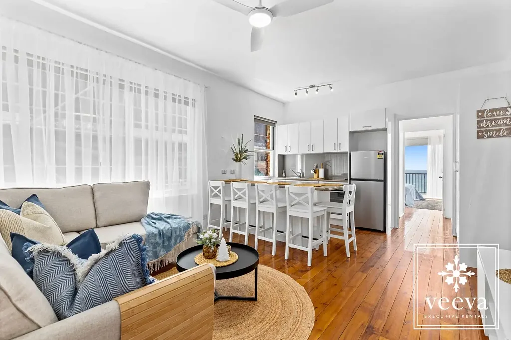 $750/week – Furnished – 12-month lease