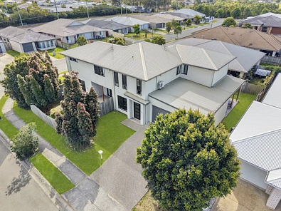 Loganlea 3 Slaapkamer BUY ONE. BUY BOTH. TWO TITLES. ONE OUTSTANDING OPPORTUNITY.
