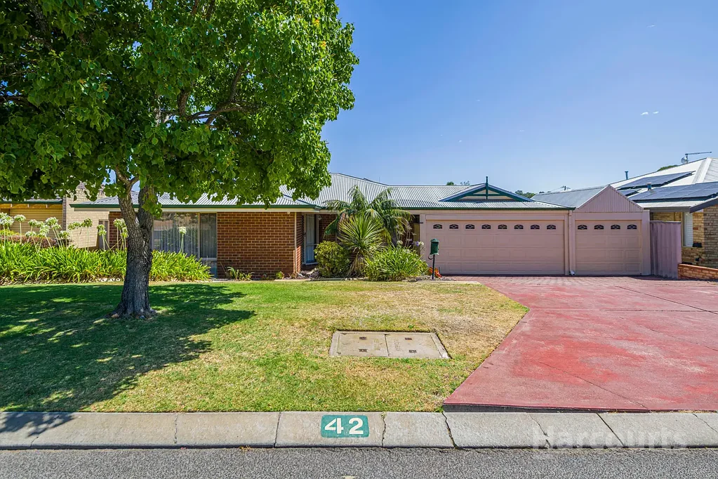 42 Cadoux Loop, Hocking, WA 6065