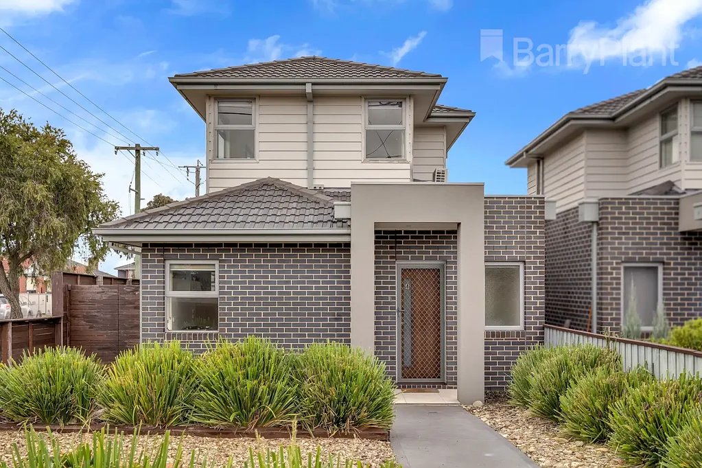 MODERN TOWNHOUSE IN GREAT LOCATION