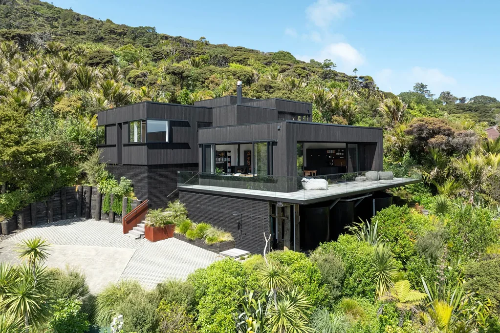 Piha 4कमरा Coastal Luxury meets Architectural Brilliance