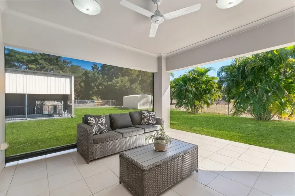 Mosman Park 4房  Spacious Family Living with Exceptional Shed Space on a Beautifully Maintained 1,743m² Block