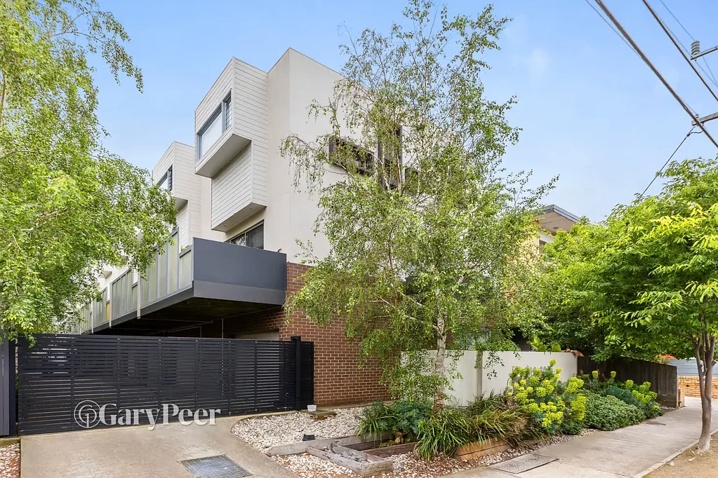 St Kilda East 3chambre Modern townhouse in the heart of it all