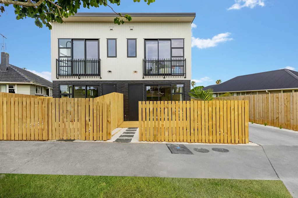 Point England 2Moenga Affordable, Stylish Living with Seaview !!