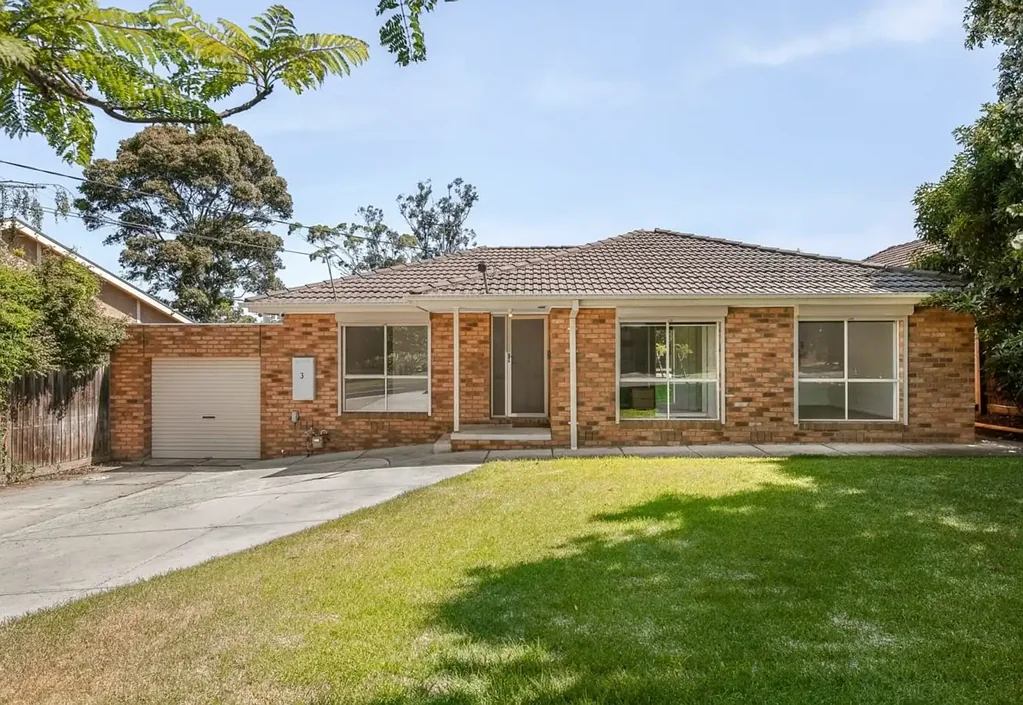Keilor 3બેડરૂમ So Many Features in a Prime Village Locale!