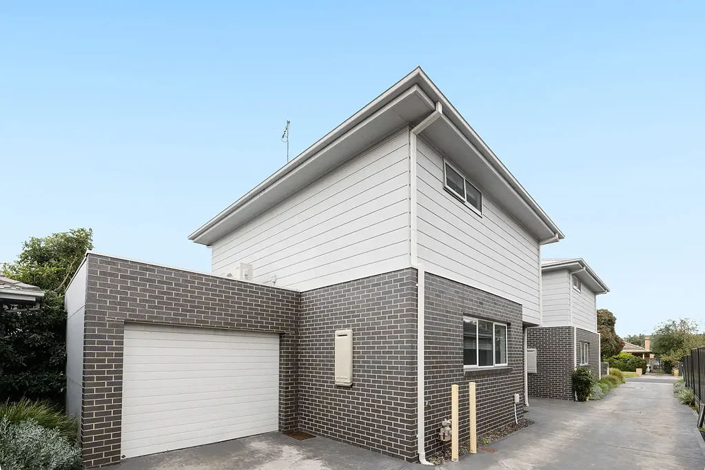 Light-filled, Modern Townhouse, Nestled in the Heart of Glenroy