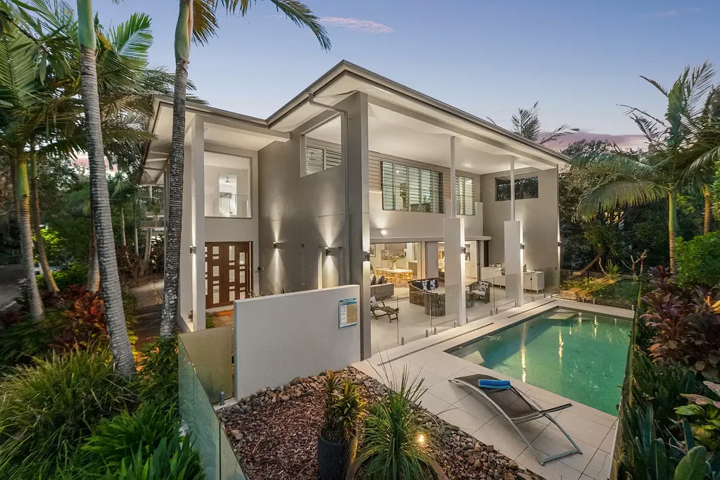 Yaroomba 5 Bedroom Architectural Elegance in Yaroomba's Prestigious Beachside Enclave