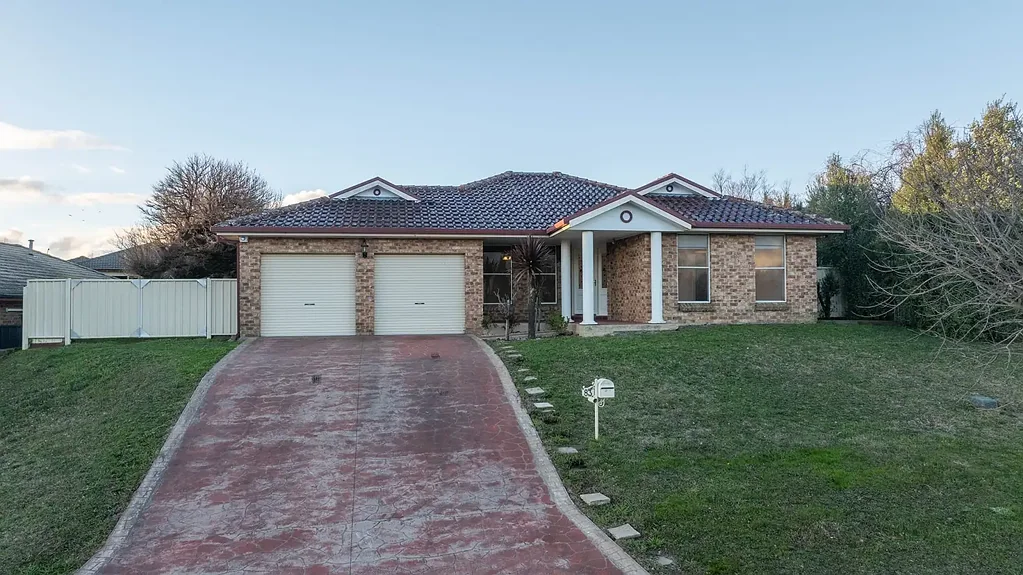 Orange 4બેડરૂમ Family Home, Practical Layout