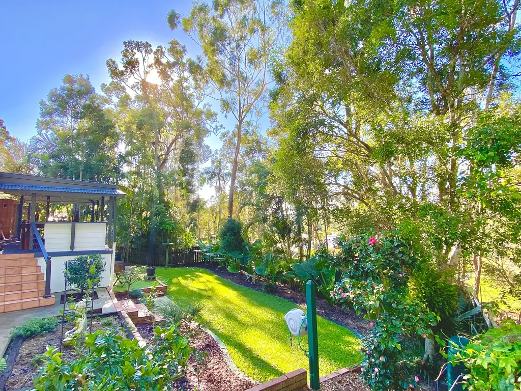Tallebudgera 4ห้องนอน Nature, Space and Style – Your Perfect Family Home Awaits