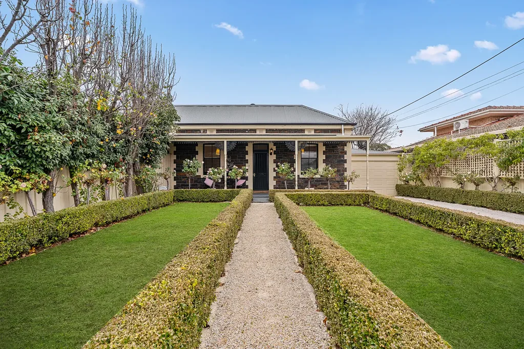 2 Laffers Lane, Lower Mitcham, SA 5062