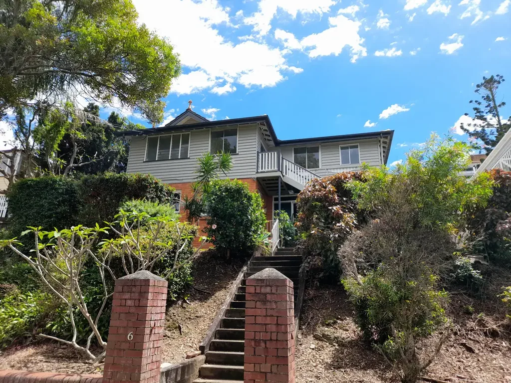 Stylish Inner-City Living in the Heart of Highgate Hill