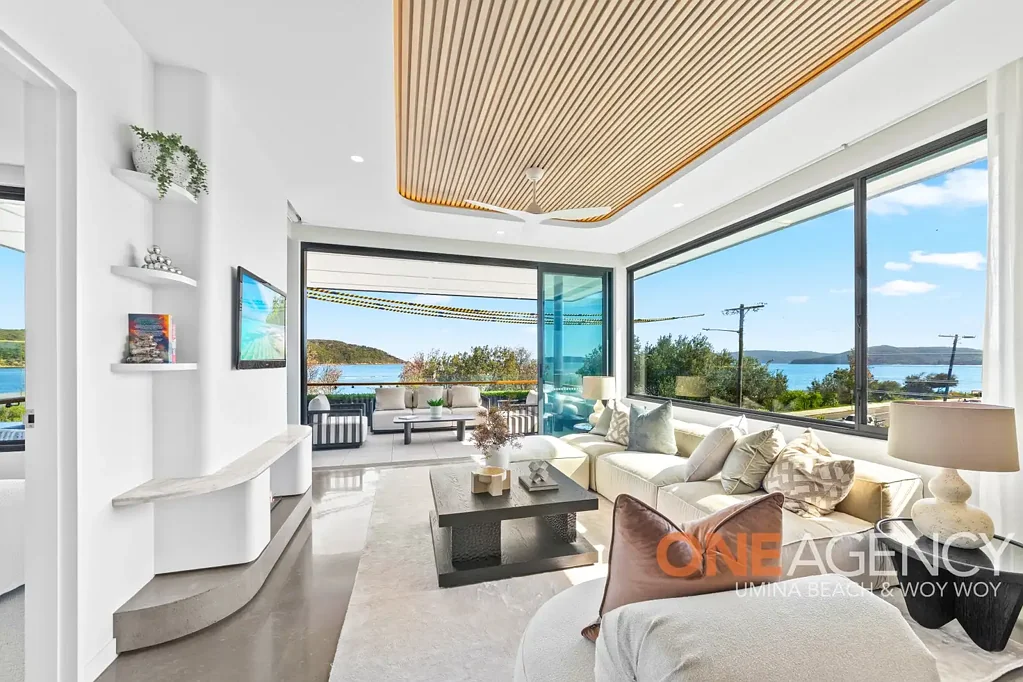 SUPERB SEASIDE APARTMENTS !