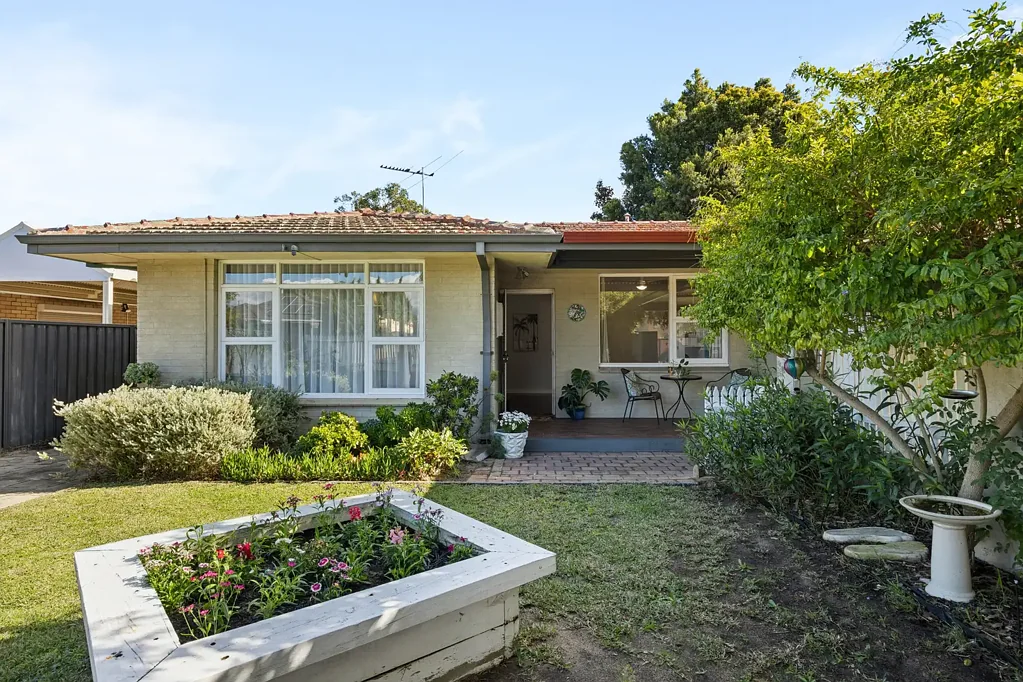Bassendean 3房  OLD-SOUL CHARACTER, WARM FAMILY LIVING