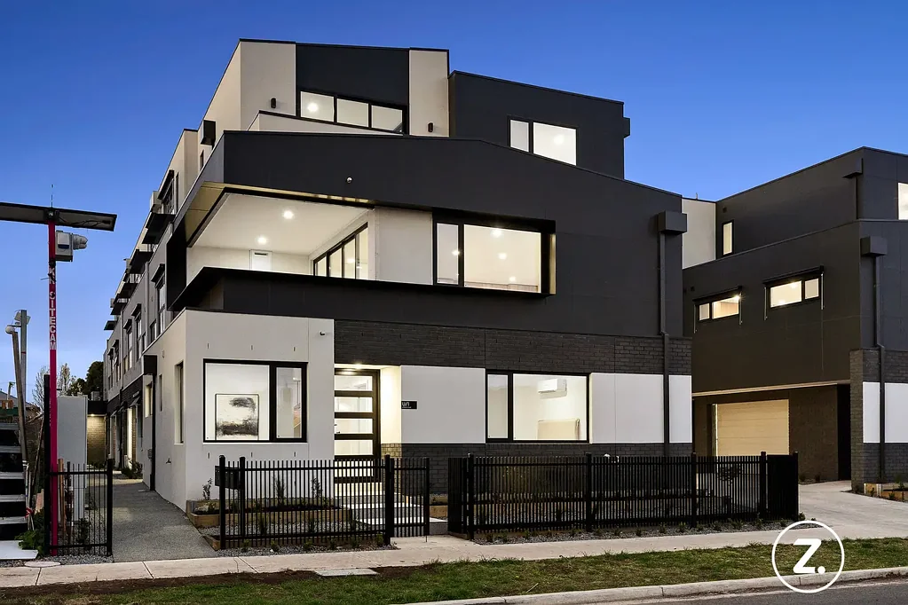 Hadfield 3ਬੈੱਡਰੂਮ Perfectly Positioned Townhomes in the Heart of Hadfield