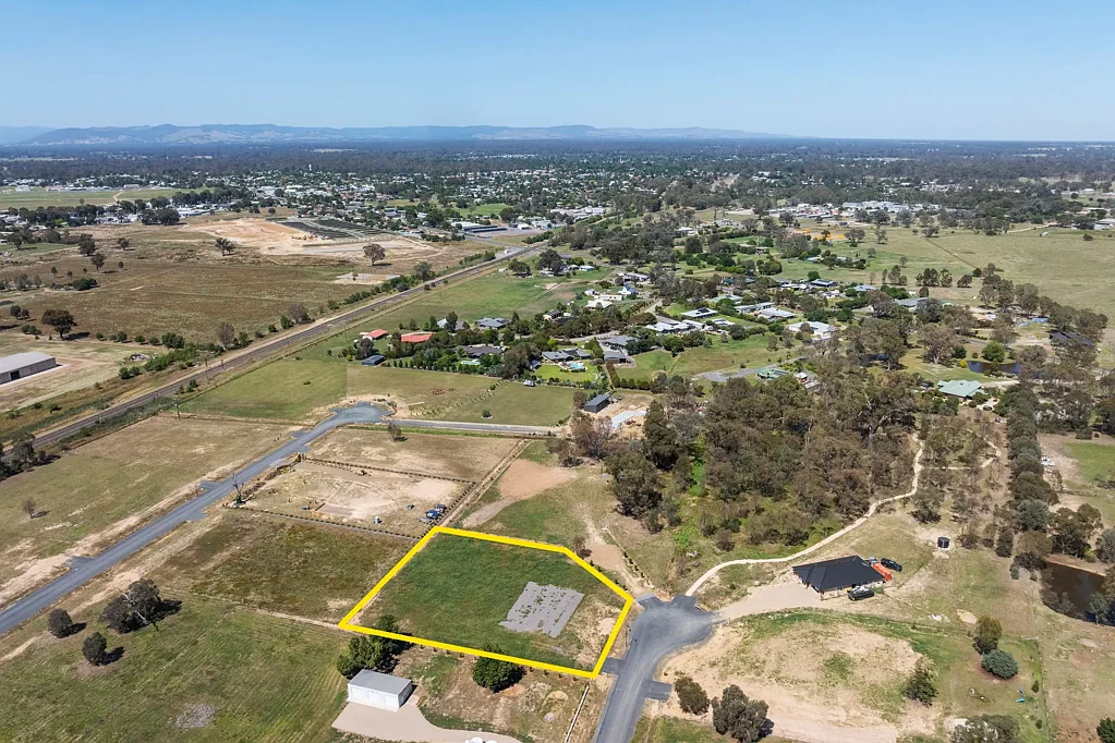 Benalla Your Dream Home Awaits on This North-Facing Gem!