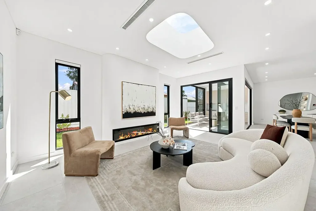 Chester Hill 5બેડરૂમ Ultra-Modern Brand-New Home Designed for Luxury Living