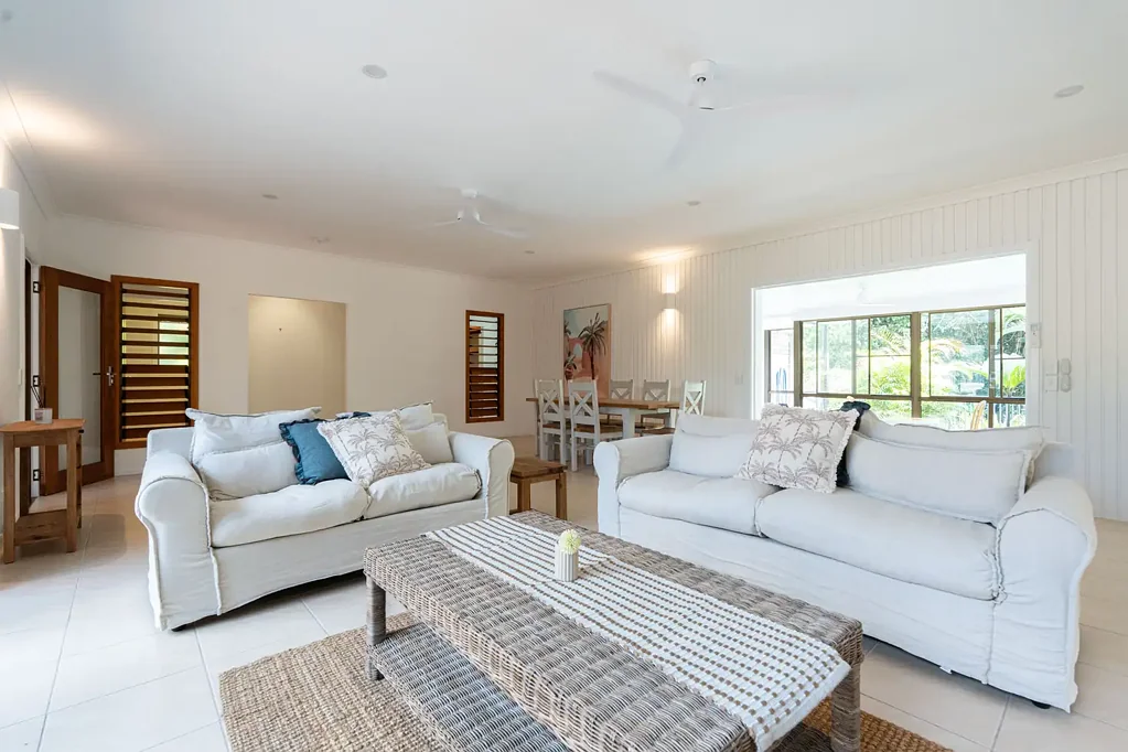 Wongaling Beach 2房  Solid Home with pool, solar and in a Quiet Cul-de-sac off Reid Road !