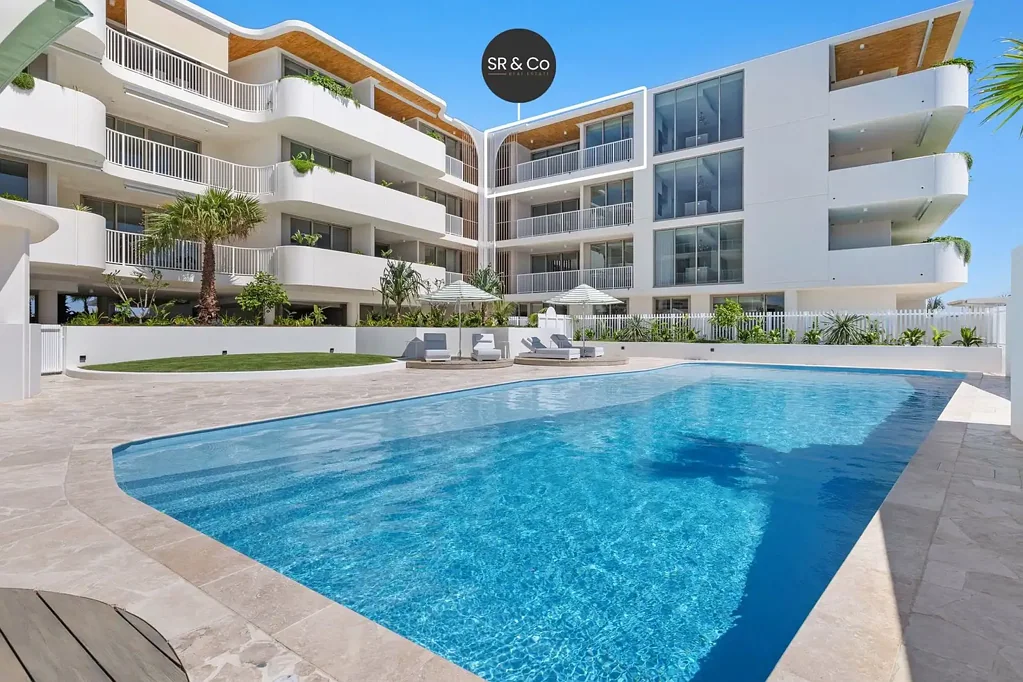 Casuarina 2ਬੈੱਡਰੂਮ ELEVATED COASTAL LIVING IN THE HEART OF CASUARINA