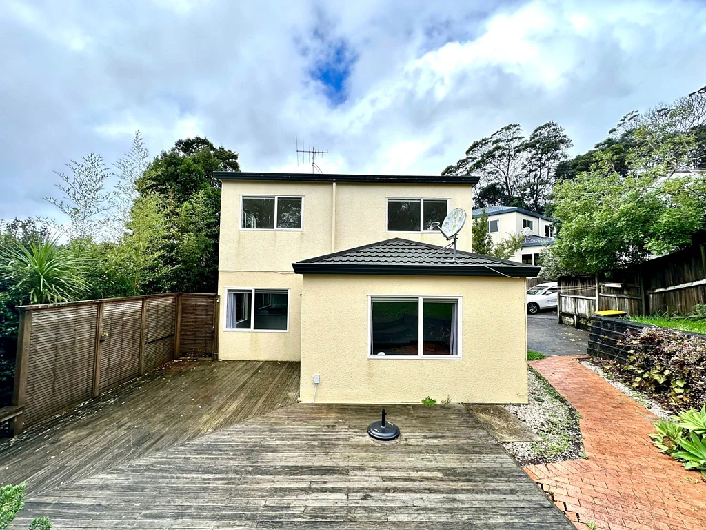 3 bedroom 2 level home