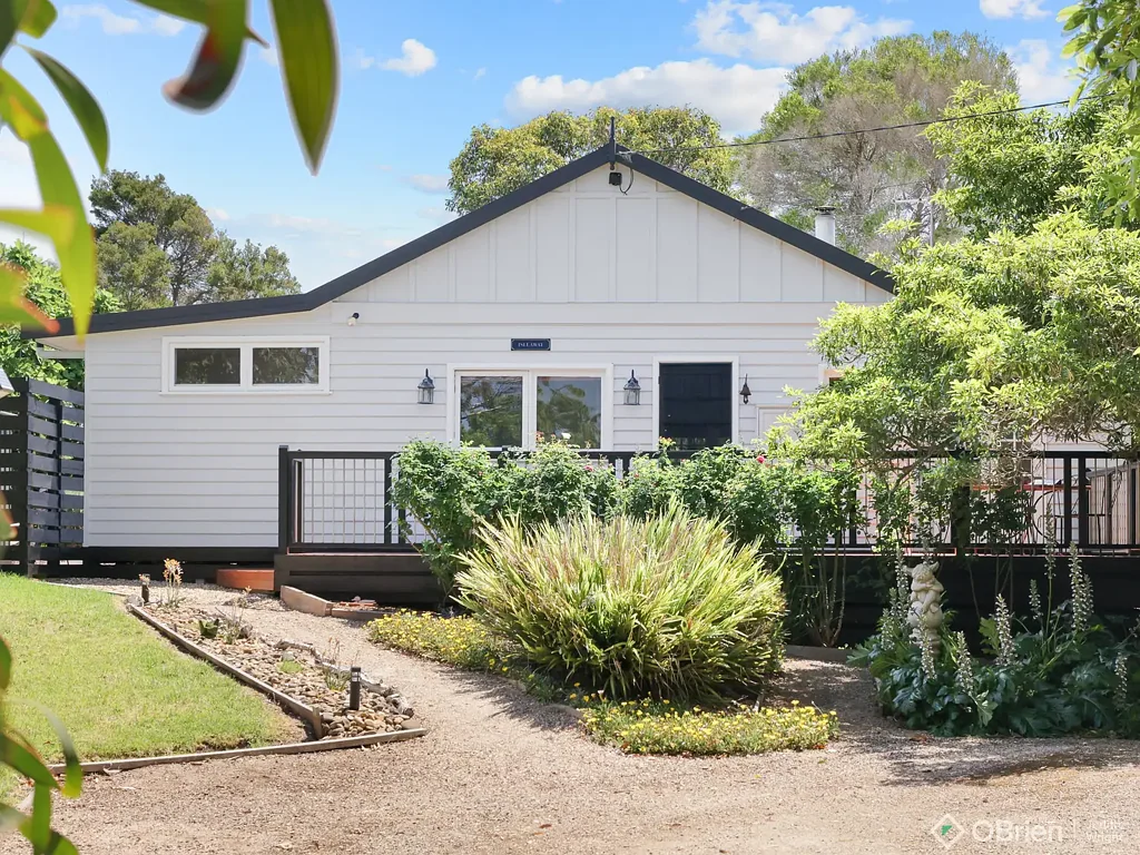 18 Seascape Avenue, Cowes, VIC 3922