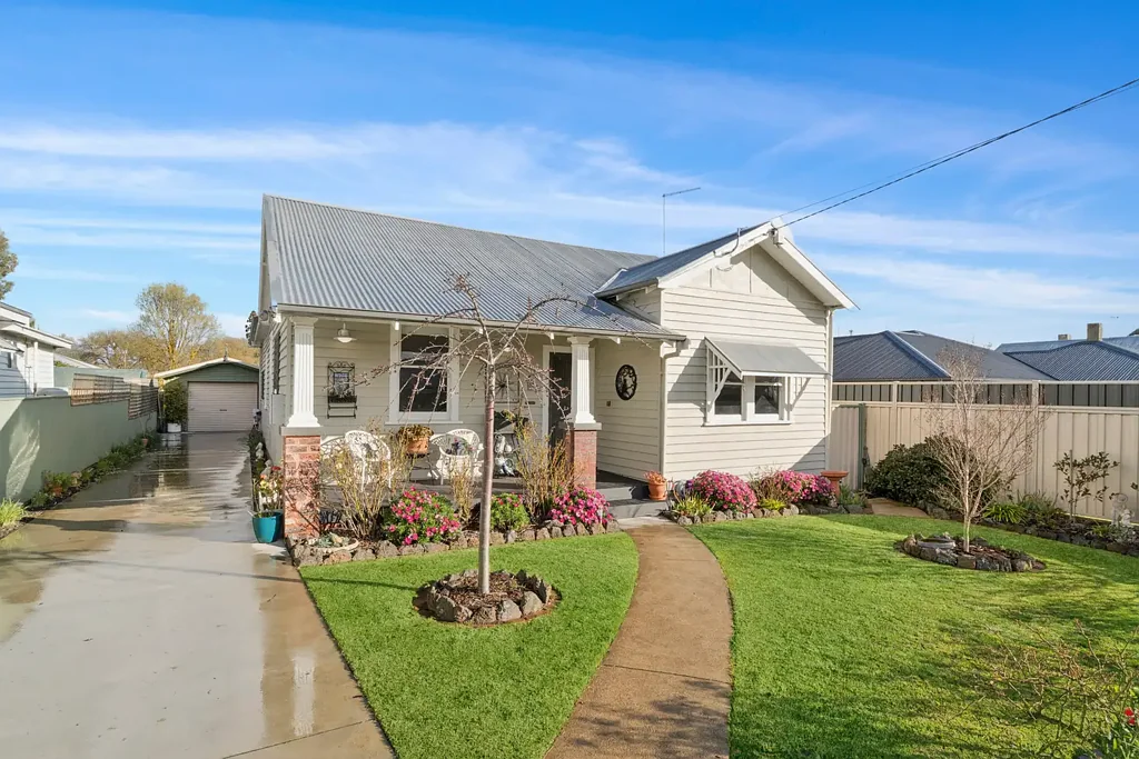 Colac 4 Bedroom Renovated & Ready To Impress
