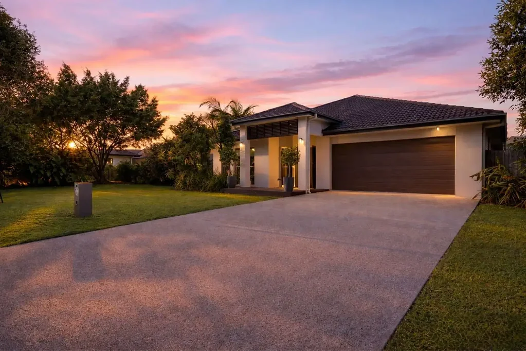 Glass House Mountains 4房  Family Luxury Meets Hinterland Lifestyle on Over 2,000m²