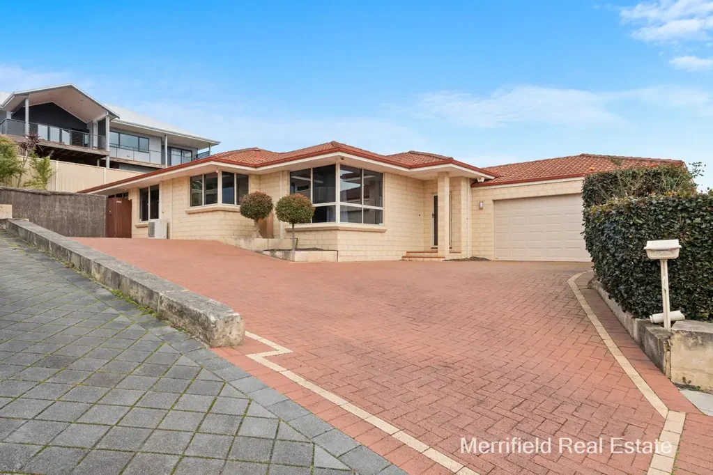 2/157A Middleton Road, Mount Clarence, WA 6330