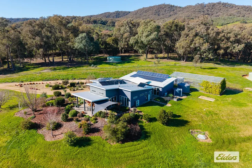 Wooragee 4 Slaapkamer A Rare & Reluctant Offering -105 Acres of Breathtaking Lifestyle & Productivity