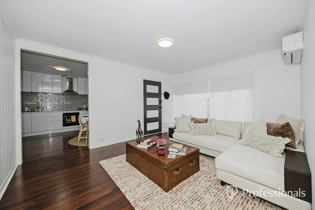 Balga 3ห้องนอน CHARMING RENOVATED COTTAGE