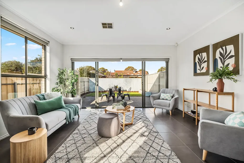 Oaklands Park 3 Bedroom Light-Filled Living in a Convenient Location