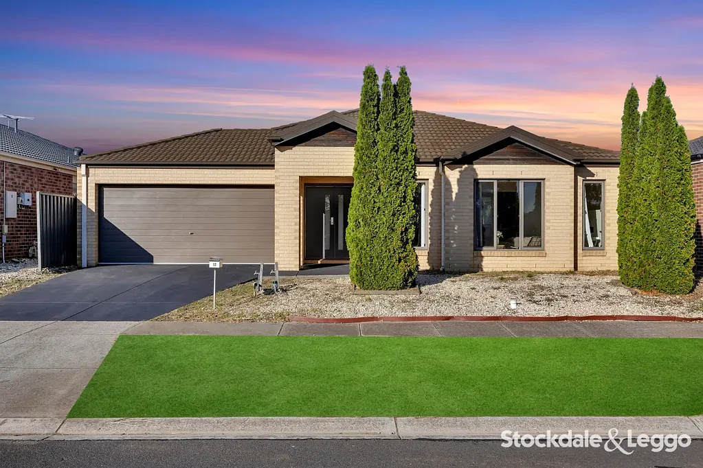 Manor Lakes 4房  奢享空间、格调与便捷的大家庭生活。 Grand Family Living with Space, Style & Convenience.