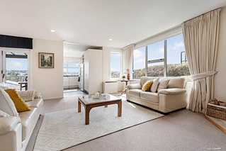 19 Newhaven Terrace, Mairangi Bay, North Shore City