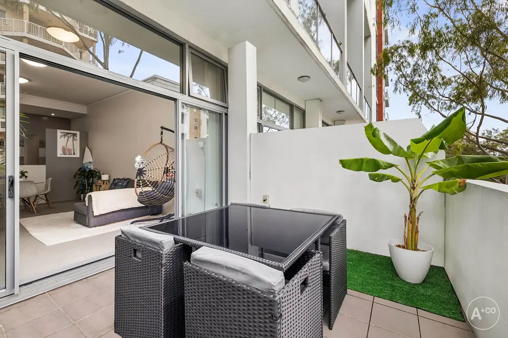 Maroubra 1Zimmer Extra-Large One-Bedroom Plus Study with Dual Balconies & Resort-Style Living at Pacific Square