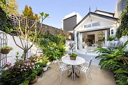 17 Pearce Street, Double Bay
