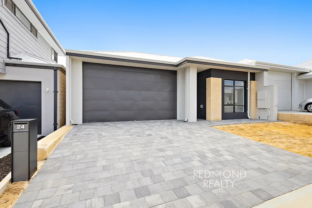 Brand New Coastal 4x2 in Catalina Estate - Walk to the Beach!