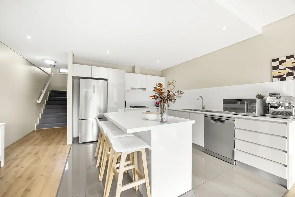 Light-Filled Split-Level Apartment with North-Facing Balcony