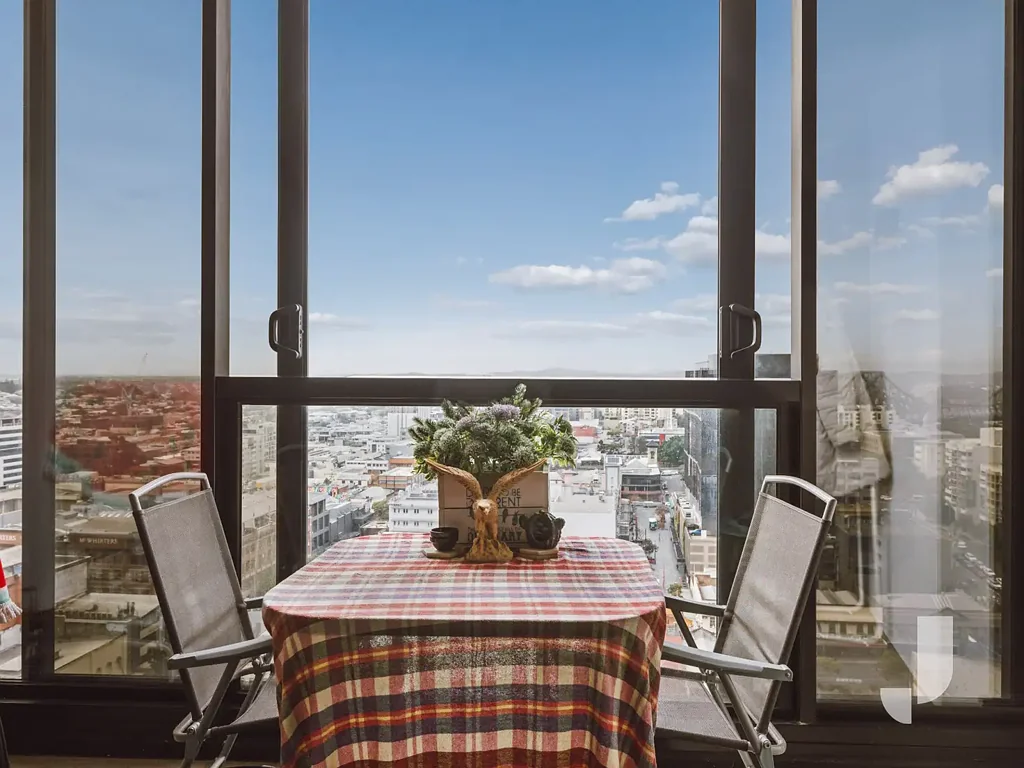 Fortitude Valley 2Kwarto Level 21. Two Bedrooms. One of Fortitude Valley's Most Recognisable Addresses. Standalone Carpark.