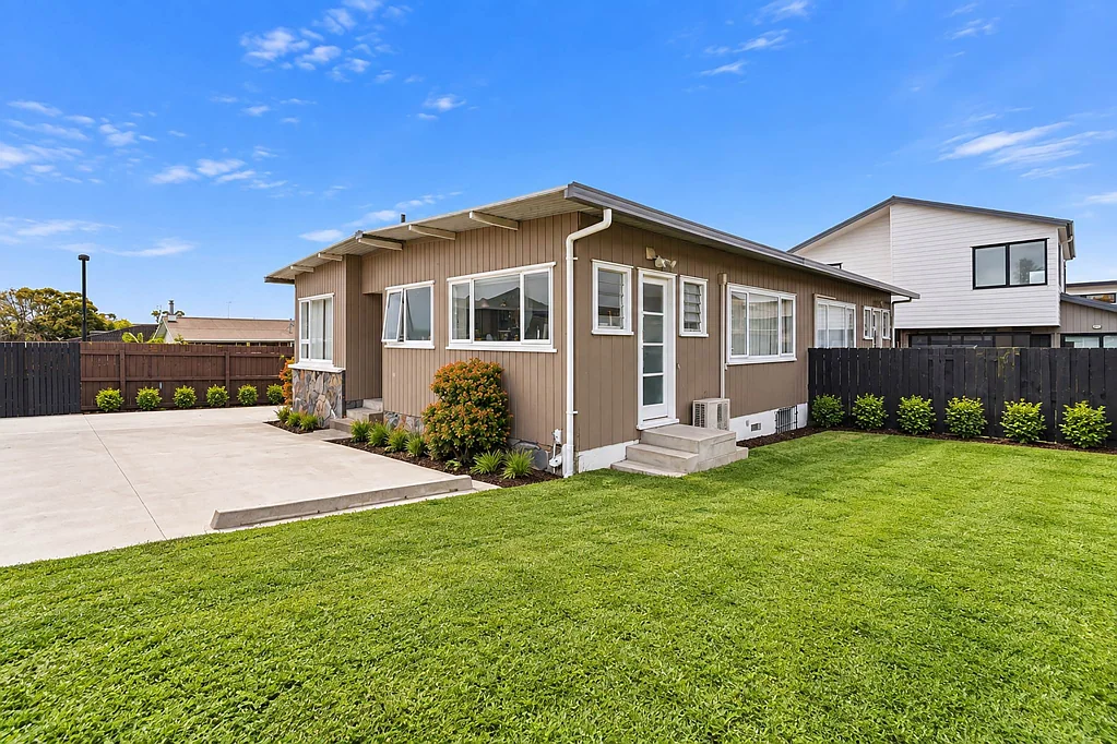 Manurewa 2Kwarto RENOVATED FREEHOLD HOME