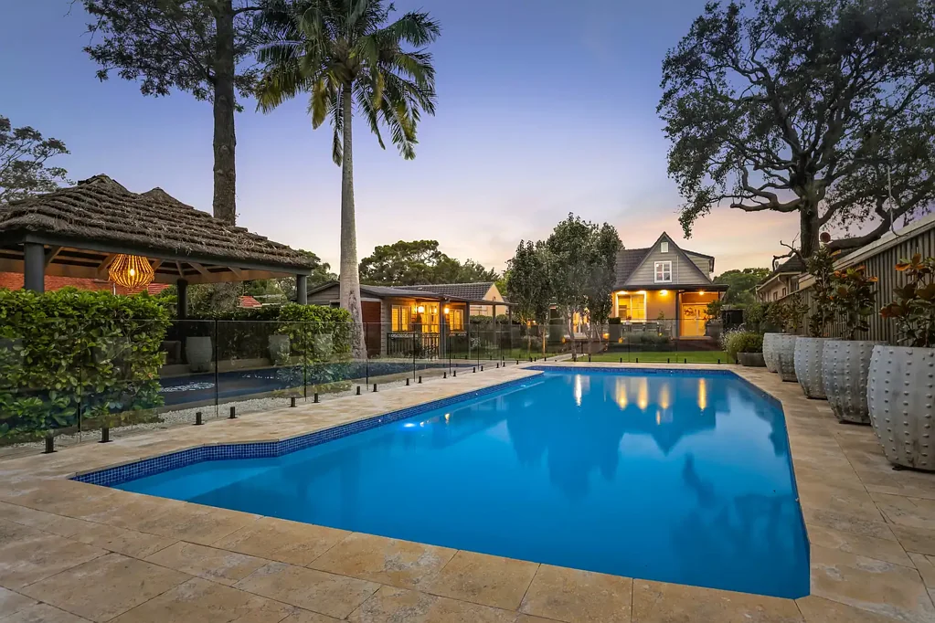 Strathfield 6બેડરૂમ Luxurious family entertainer on a magnificent 1,195sqm parcel