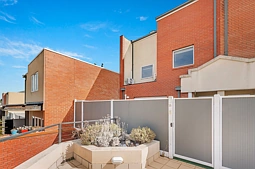 16/18 Tulloch Grove, Glen Waverley