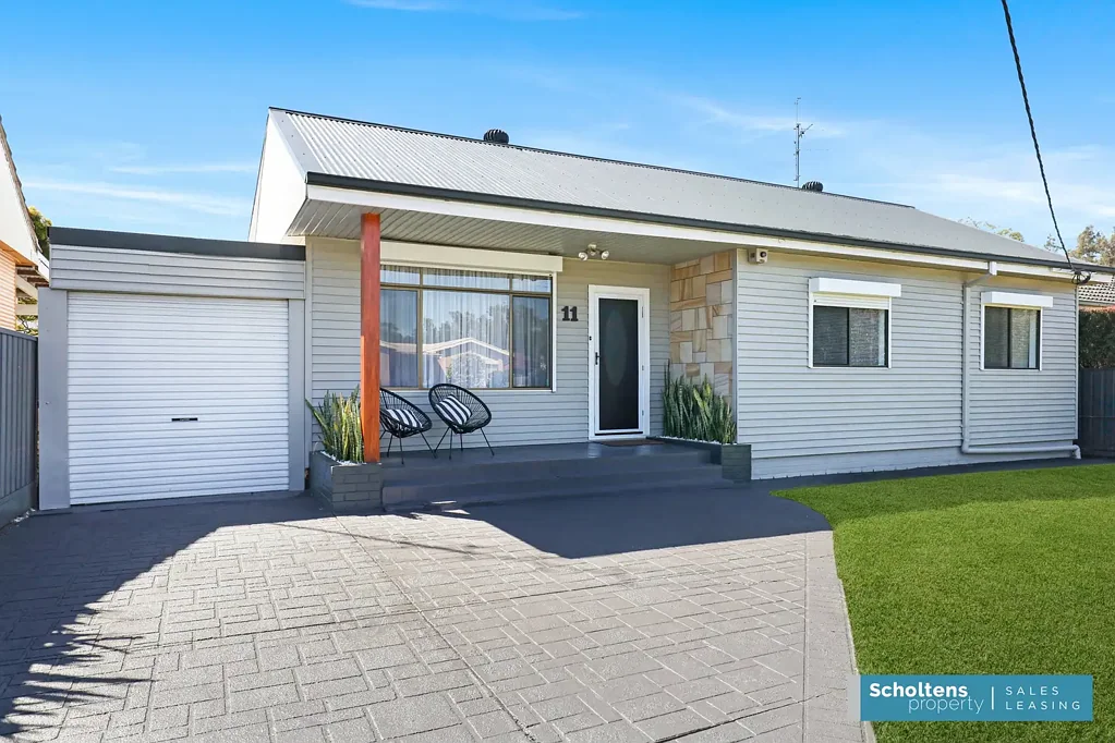 Dapto 4Kwarto Exceptionally Well Presented Family Cottage With Indoor Pool & Spa